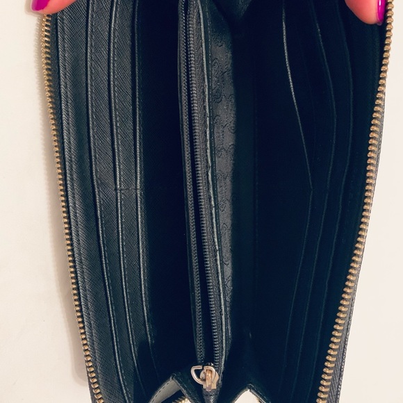 MK wallet 2 for 20$🖤 - Picture 4 of 8